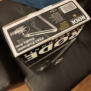COPY - Rode microphone arm and microphone, box only, brand new